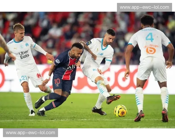 巅峰对决，谁主沉浮？恒大vs力帆，一场决定命运的绿茵战歌！